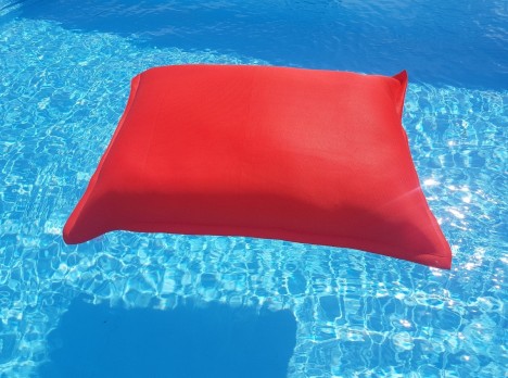 Cuscino galleggiante arancione in tessuto morbidissimo