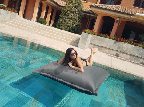 Morbido cuscino galleggiante per piscina con imbottitura
