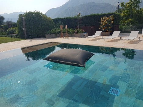 Cuscino galleggiante grigio