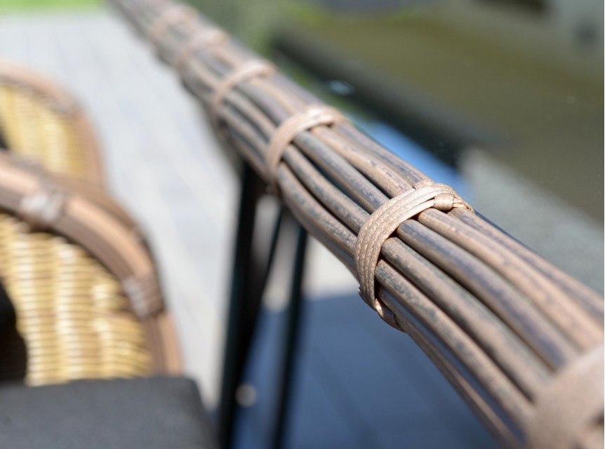 Intreccio artigianale in fibra sintetica