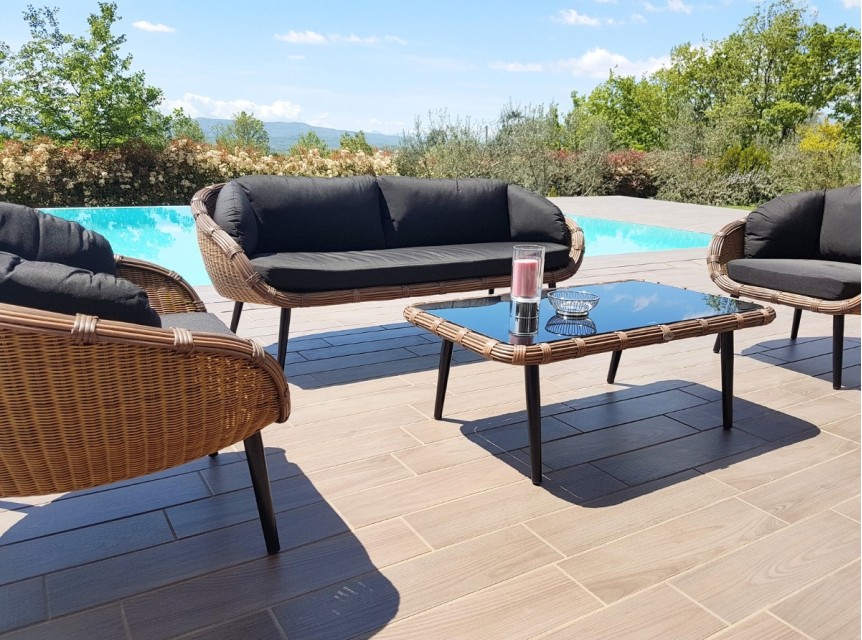 Il dettaglio della fibra mostra la ricchezza delle tonalità naturali, studiate per durare nel tempo senza scolorire.