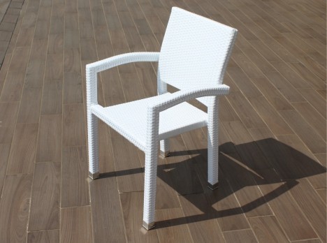 Poltroncina da esterno in rattan bianco