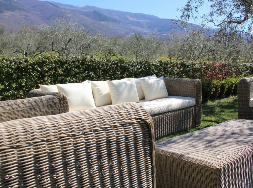 Salotto comodo da esterno