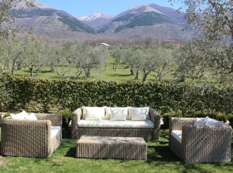 Salotto da giardino molto comodo in rattan