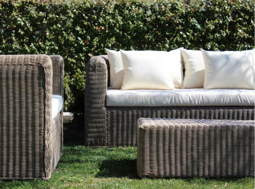 Salotto grande per esterno in fibra sintetica effetto naturale