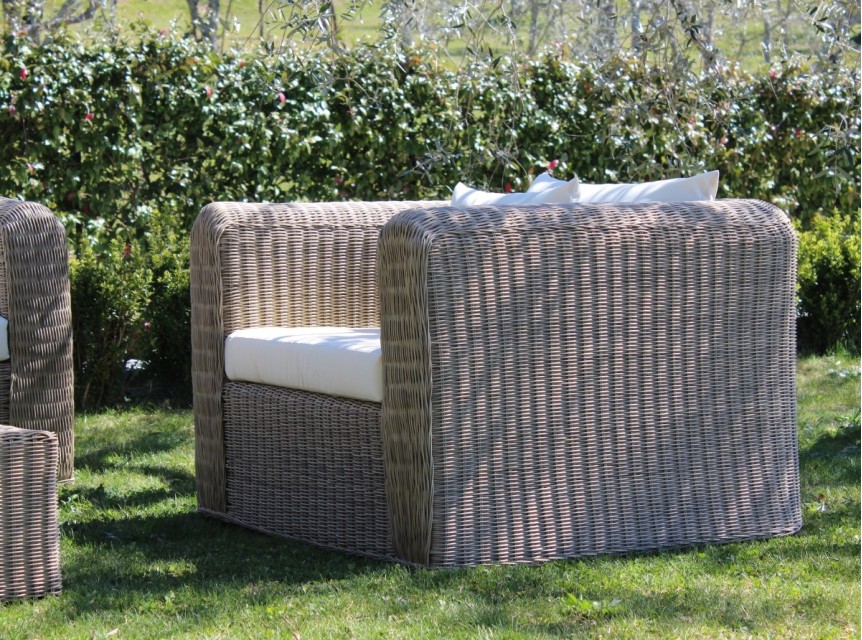 Poltrona da esterno con seduta profonda