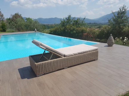 Sdraio recrinabile di design in rattan sintetico