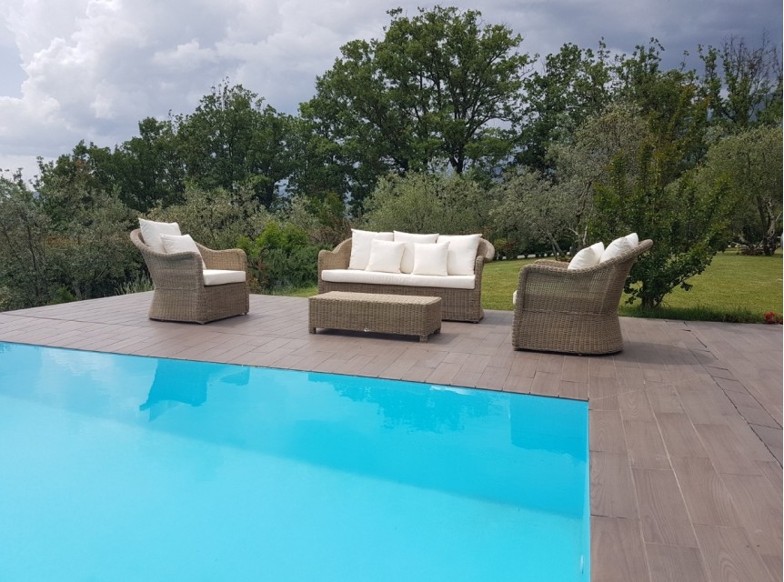 Dettaglio intreccio in fibra sintetica Vilena, ispirato al midollino naturale