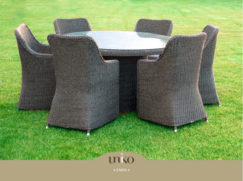 Tavolo tondo da giardino con poltrone