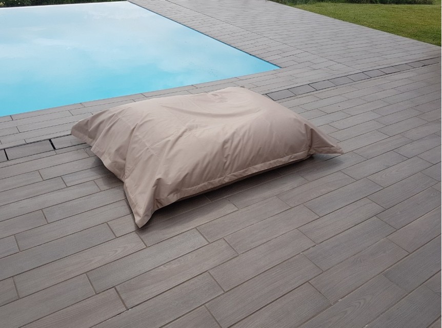 Cuscino maxi formato per esterno in tessuto tecnico