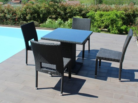 Tavolo da giardino quattro posti per piccoli spazi all'aperto