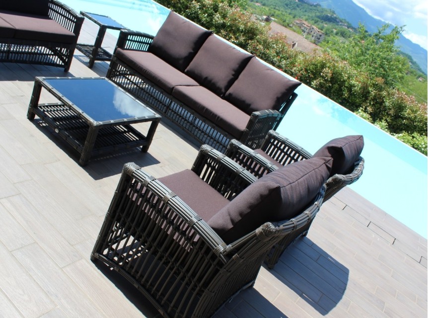 Sedute per esterno di design in fibra sintetica