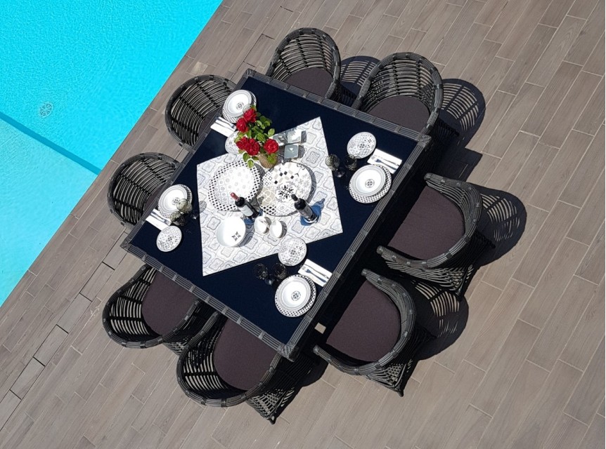 Tavolo otto posti per esterno di design con poltrone