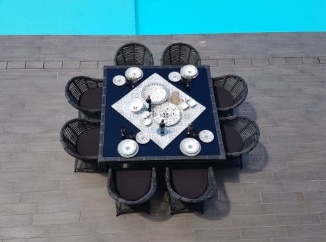 tavolo elegante per esterno otto posti