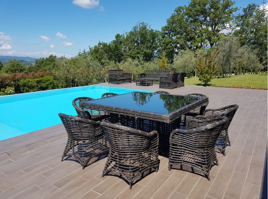 Tavolo per cene all'aperto nel massimo comfort