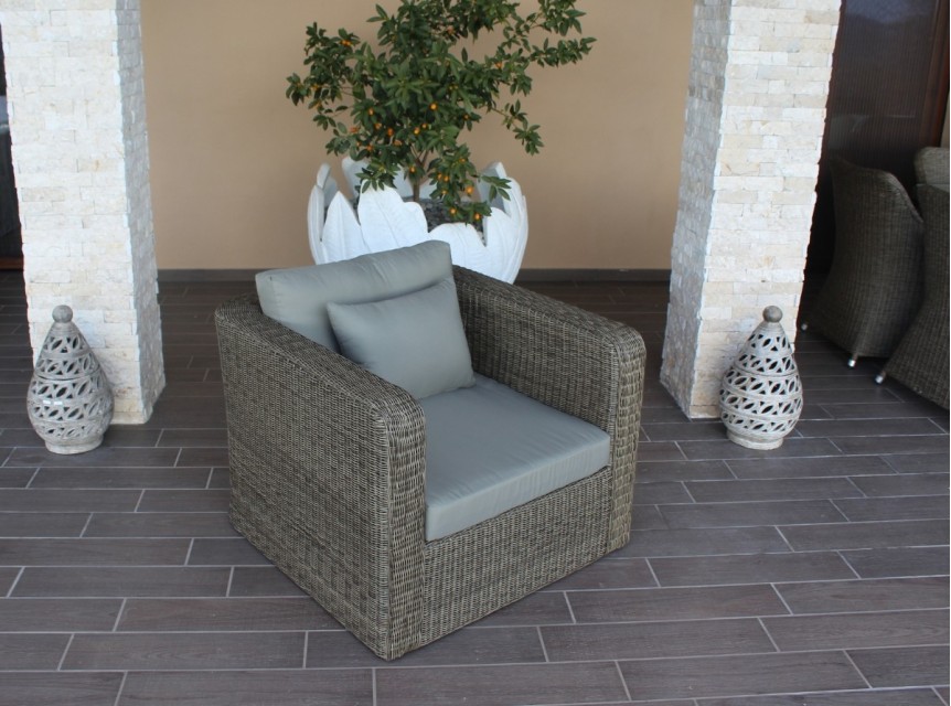 Poltrone da esterno con seduta ampia
