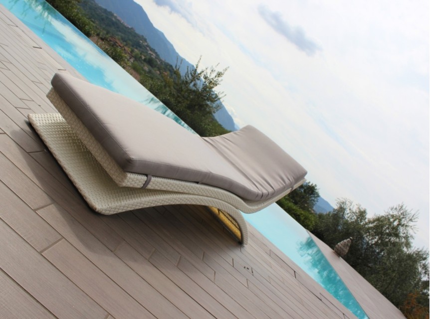 Lettino da sole di design per resort ed hotel di lusso