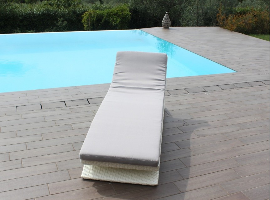 Sdraio di design con cuscino grigio perla