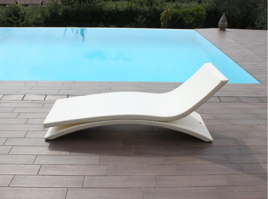 Sdraio di design elegante per ambienti outdoor