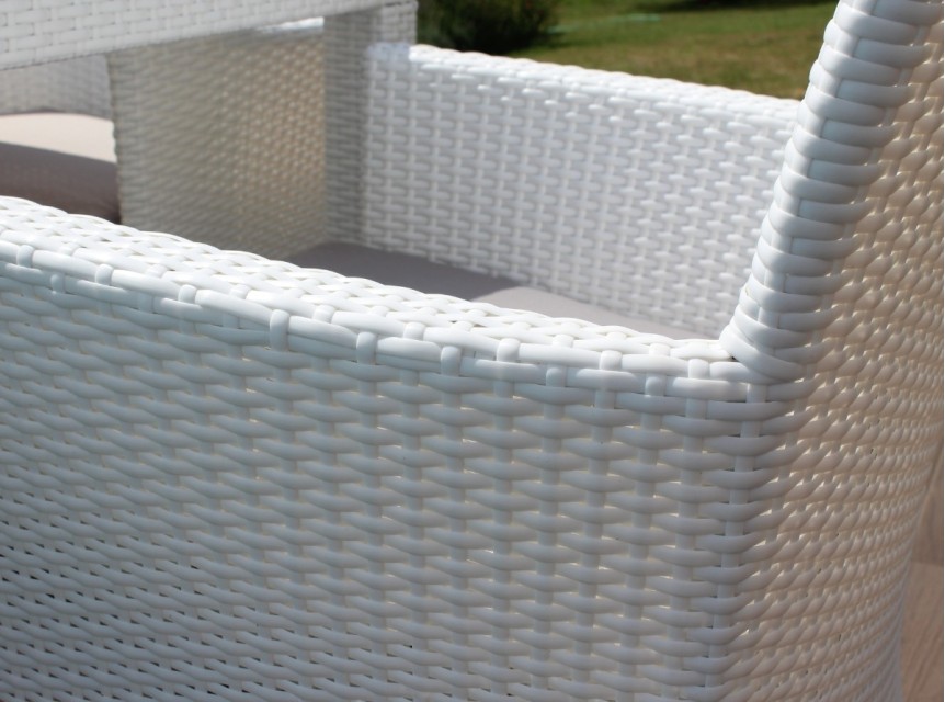 Poltrone in rattan sintetico bianco con cuscino