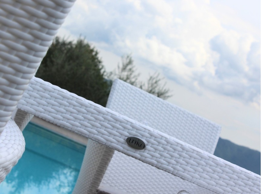 Rattan sintetico bianco intrecciato a mano