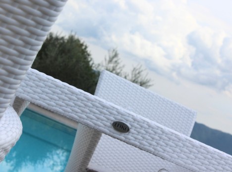 Rattan sintetico bianco intrecciato a mano