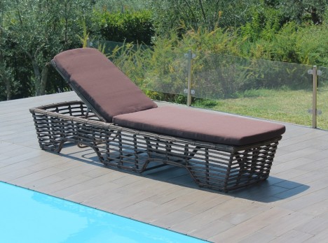 Lettino di design in fibra tonda per esterno