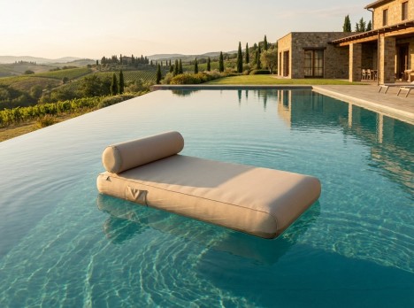 lettino galleggiante premium: grande, confortevole, in vero tessuto outdoor. Ideale per piscina, mare e barca.