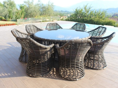 Set pranzo di design per esterno in fibra sintetica