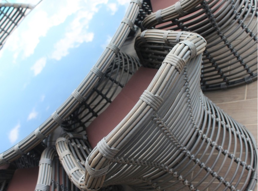 Poltrone ampie da esterno per una seduta ultra confortevole