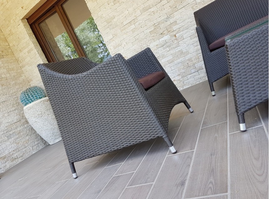 Poltrone da giardino comode impilabili in rattan