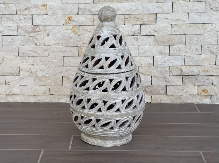 Lanterna da giardino in terracotta dipinta a mano