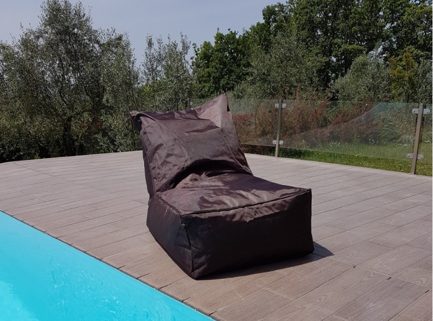 Poltrona imbottita da esterno colore marrone