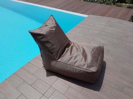 Poltroncina da esterno ergonomica in tessuto tortora