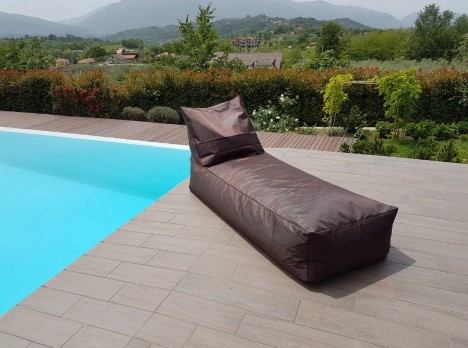 Lettino da esterno imbottito con seduta morbida