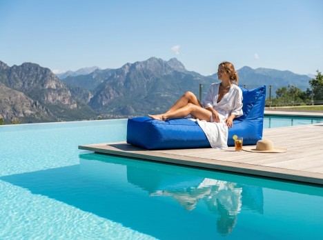 Lettino imbottito per esterno in tessuto outdoor