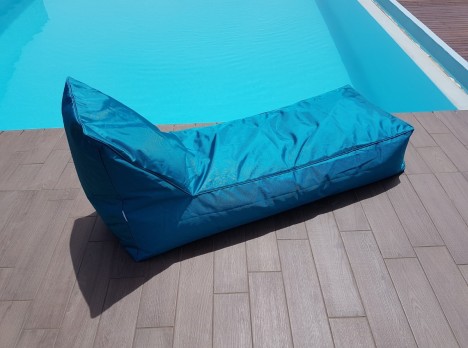 Lettino leggero in tessuto da esterno per relax in giardino