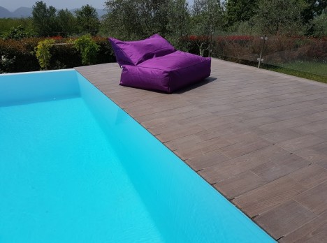 Poltrona morbida da relax per momenti di convivialità all'aperto