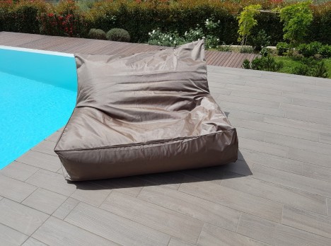 Poltrona doppia per sedute all'aria aperta in totale relax