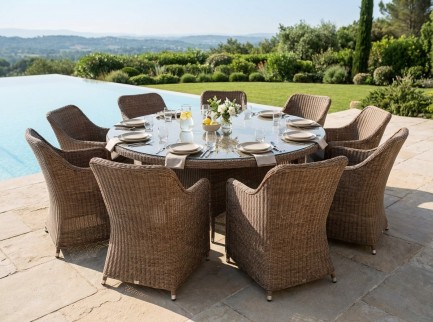 Tavolo per esterni di design in midollino sintetico marrone