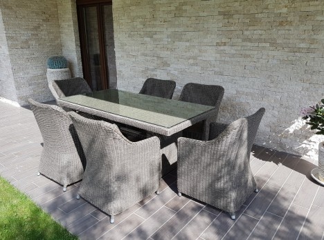 Tavolo sei posti da giardino con poltrone comode