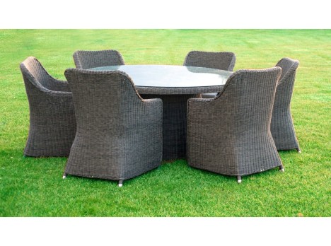 Tavolo tondo per esterni con poltrone comode