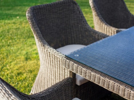 tavolo da esterno resistente alle intemperie in fibra sintetica