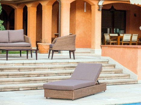 Lettino da piscina con schienale recrinabile in 4 posizioni