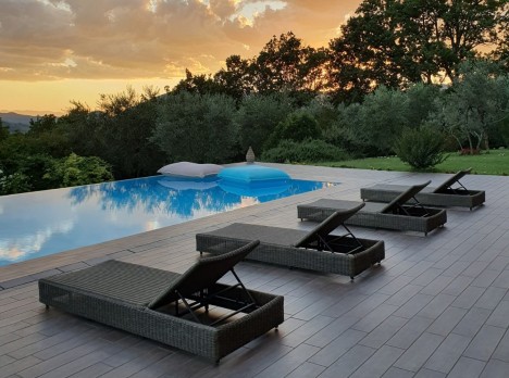 Lettino da esterno per centri benessere e spa