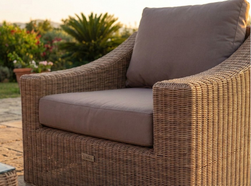 Poltrona da giardino in rattan sintetico marrone