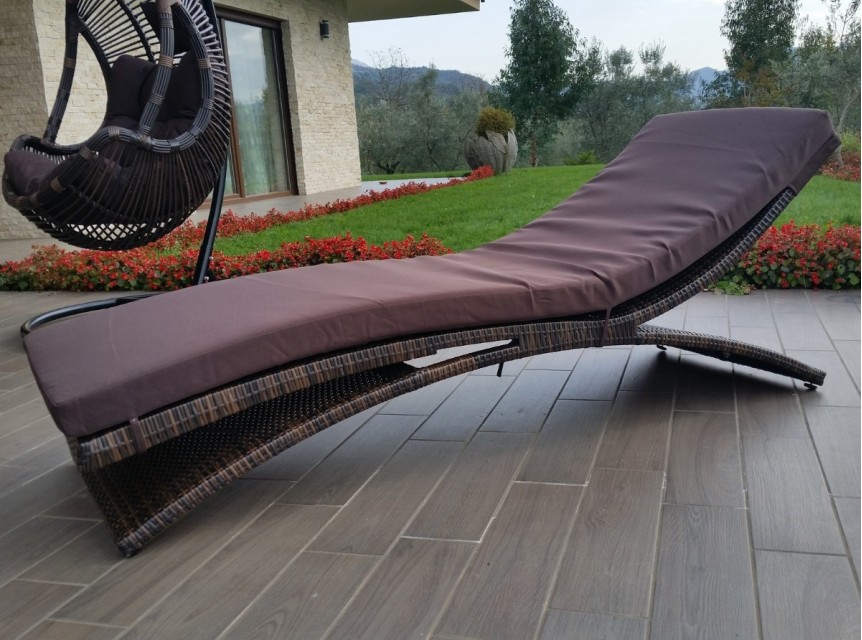 Sdraio di design in fibra sintetica marrone Moorea