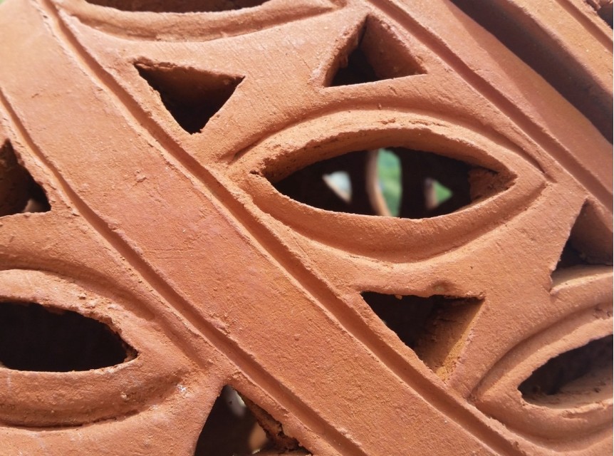 terracotta intagliata a mano