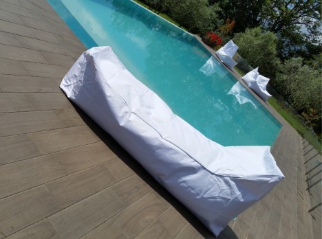 Lettino di design in tessuto da esterno con imbottitura ergonomica