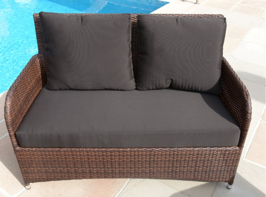 Divano da giardino in rattan sintetico marrone con seduta comoda